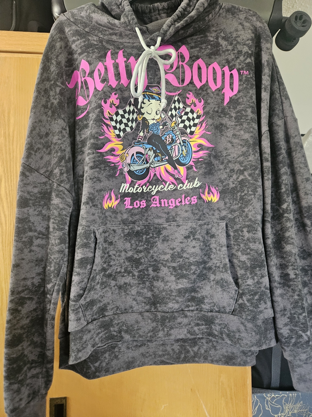 Betty Boop Charcoal Tie-Dye Hoodie Sweater - Pink Graphic
